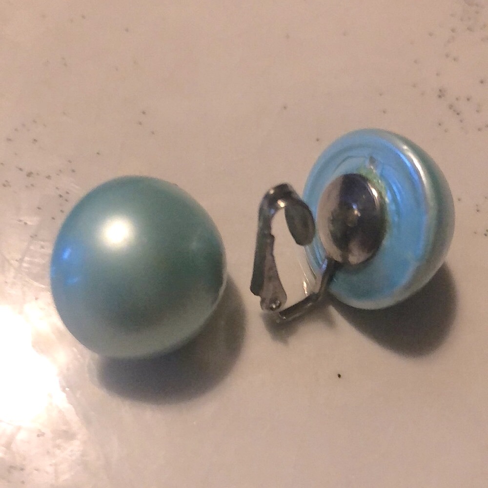 💙Pale Blue Clip On Earrings Button Vintage